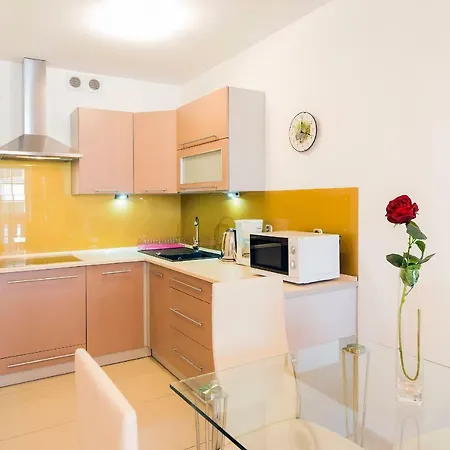 Everysky - Lesny Dom 16 - 18 Apartment *