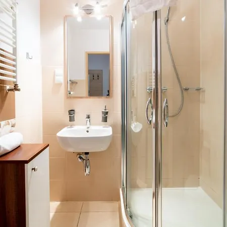 Apartment Everysky - Lesny Dom 16 - 18 *