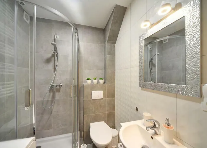 Apartment Everysky - Lesny Dom 16 - 18 *